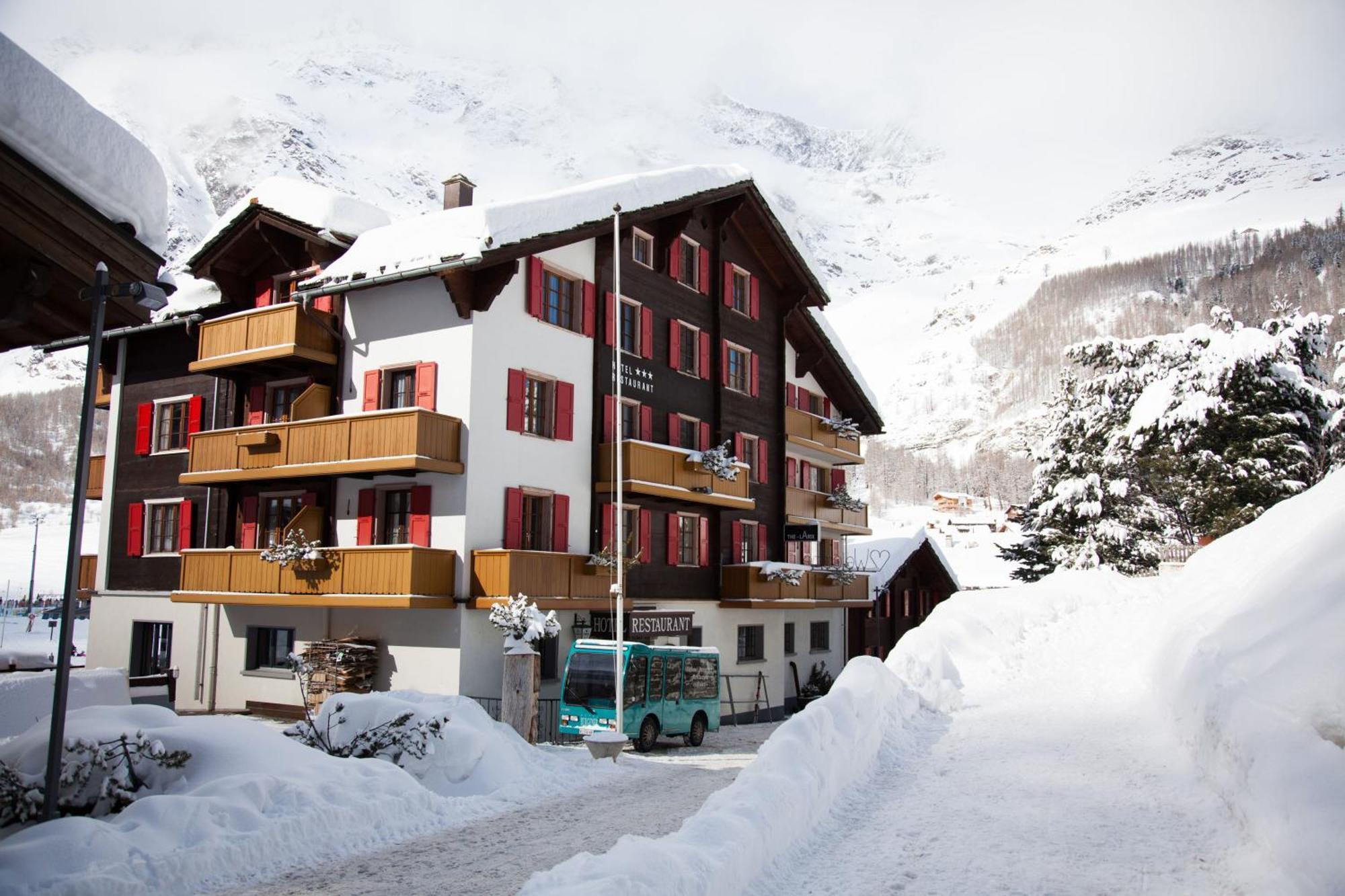 Hotel The Larix Ski-In Ski-Out Saas-Fee Exterior foto