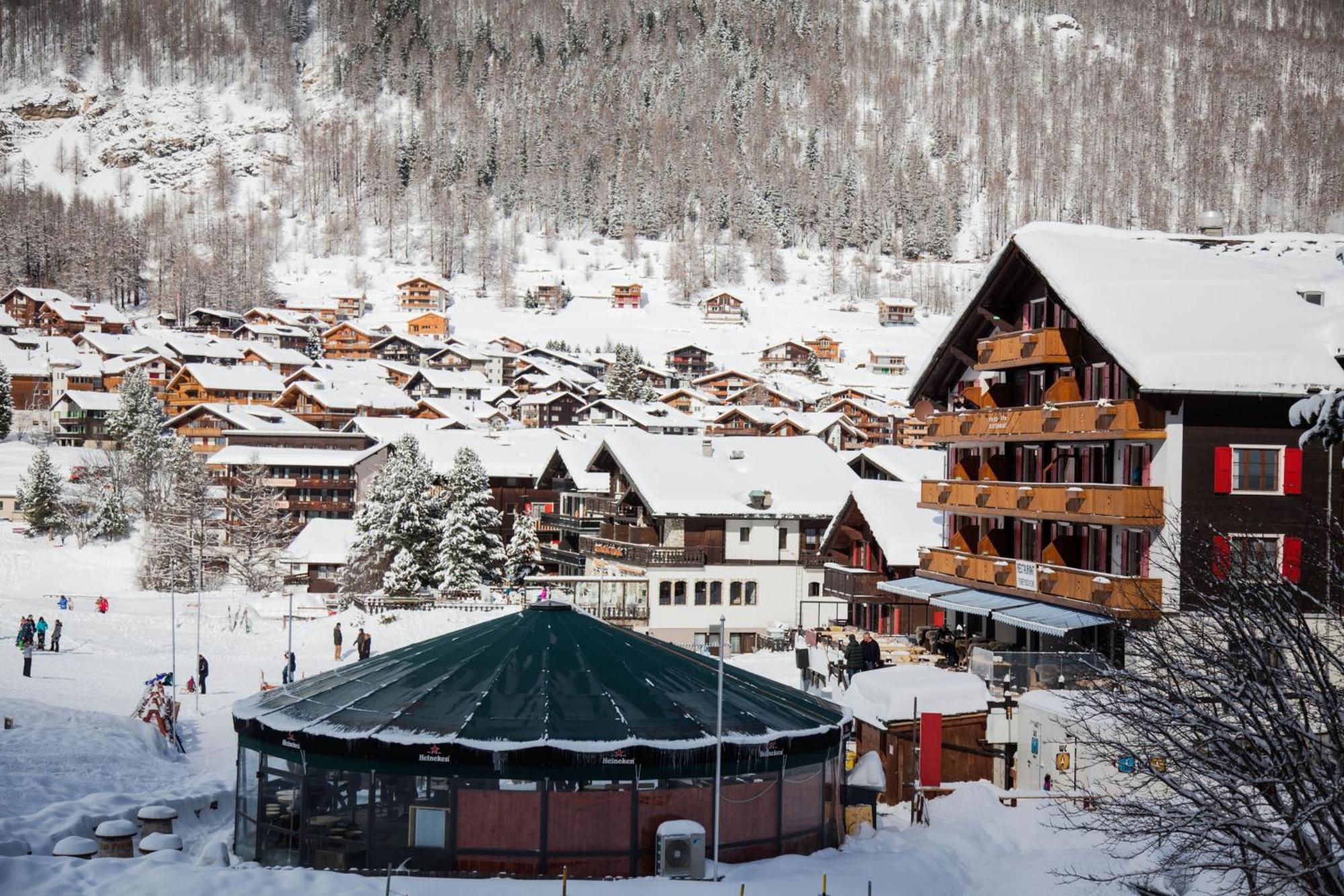 Hotel The Larix Ski-In Ski-Out Saas-Fee Exterior foto
