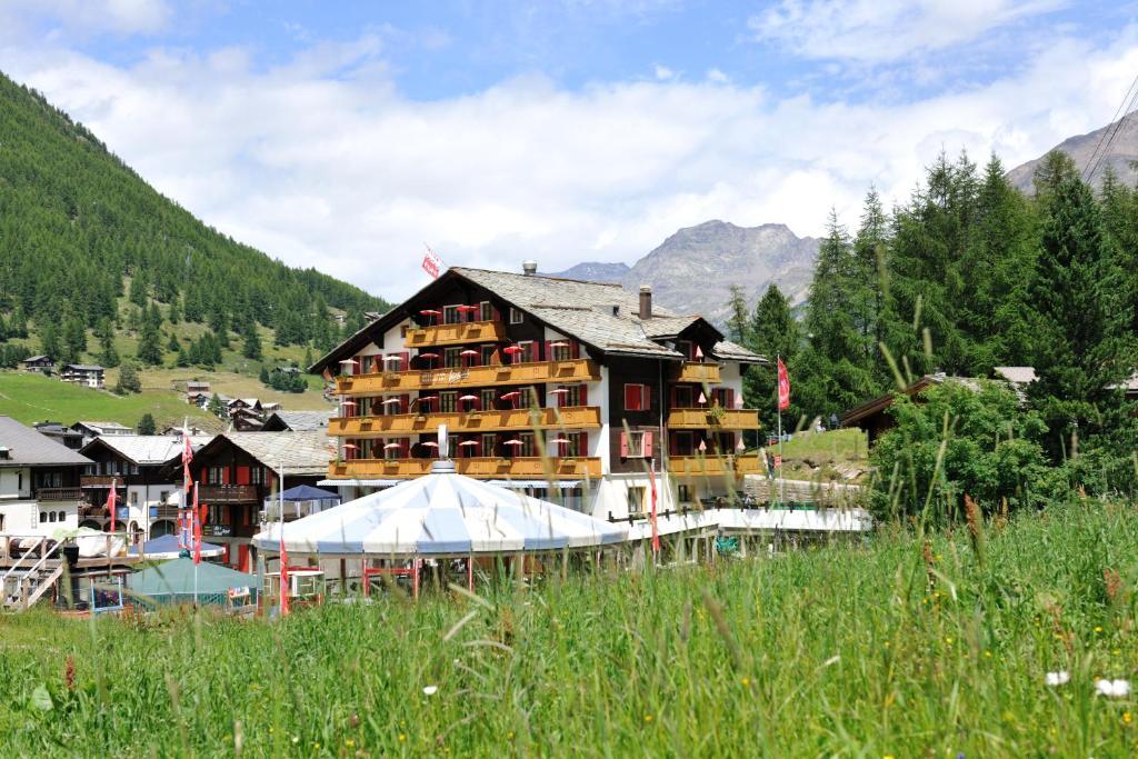 Hotel The Larix Ski-In Ski-Out Saas-Fee Exterior foto